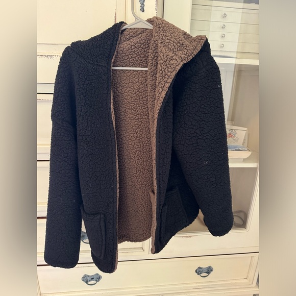 Reversible fuzzy jacket - Picture 2 of 3